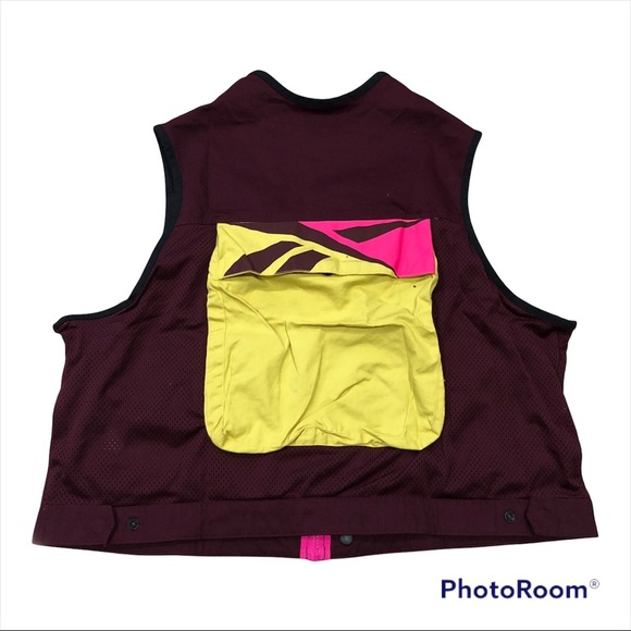 Women’s Reebok Maroon Fishing Vest Size Medium - Picture 2 of 2